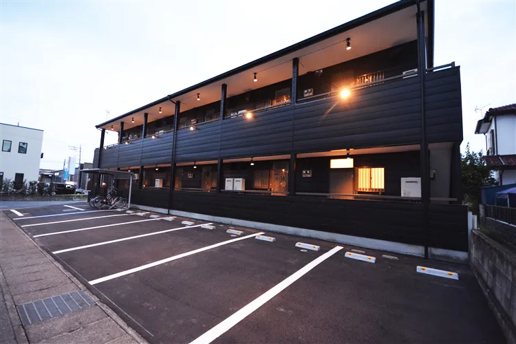 南向き・日当たり良好の2階建てアパート